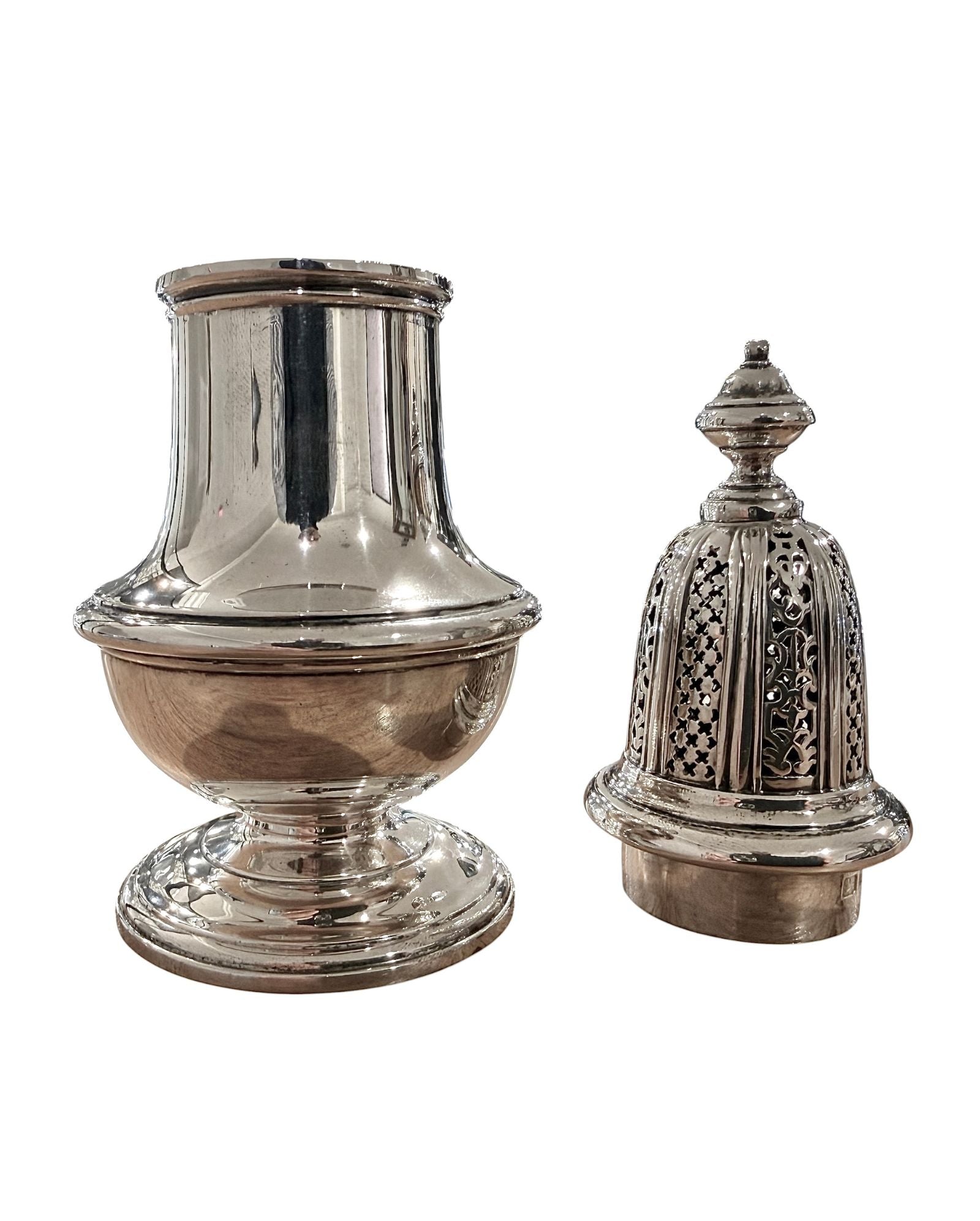 Elizabeth II Sterling Silver Muffineer, London, 1959.
