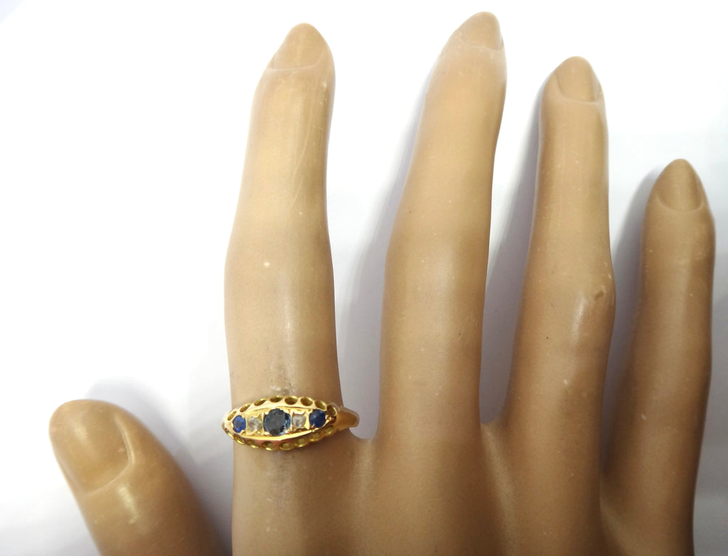 ANTIQUE 18ct Yellow Gold, Sapphire & Diamond Ring - Birmingham, 1915