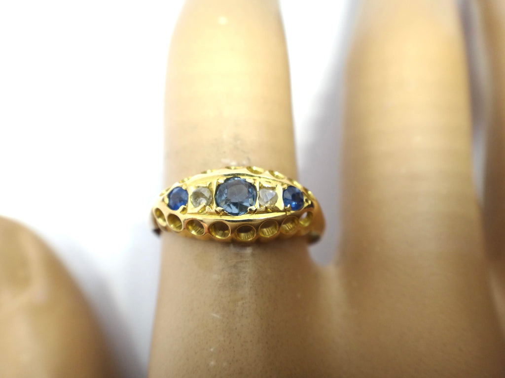 ANTIQUE 18ct Yellow Gold, Sapphire & Diamond Ring - Birmingham, 1915