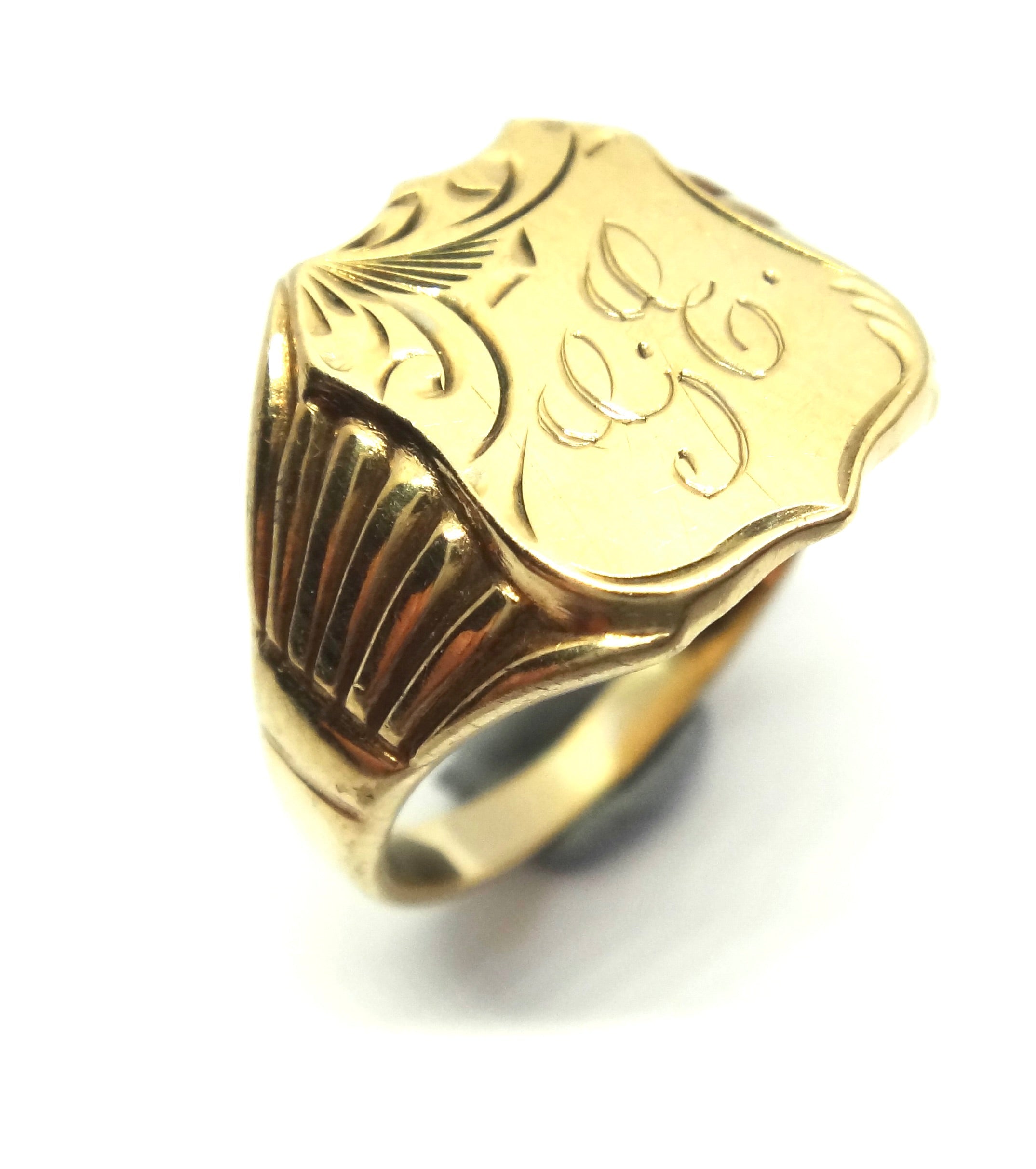 ANTIQUE 9ct Yellow Gold Shield Shaped Signet Ring