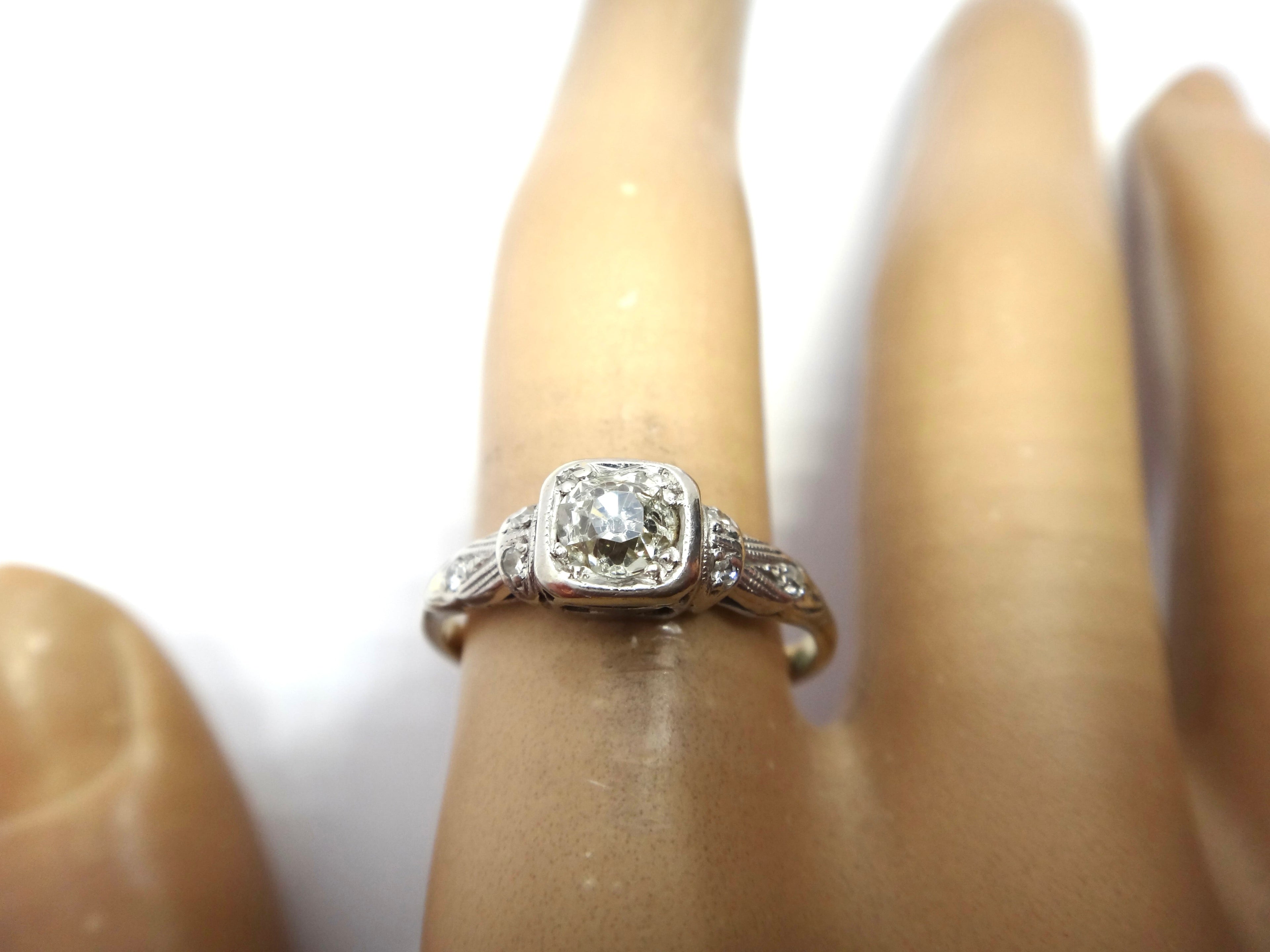 ANTIQUE 18ct Gold & Diamond Solitaire Ring c.1910