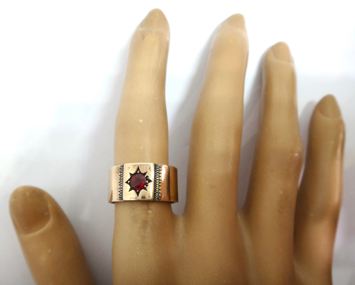 ANTIQUE 9ct Rose Gold & Garnet Cigar Band Ring c.1900
