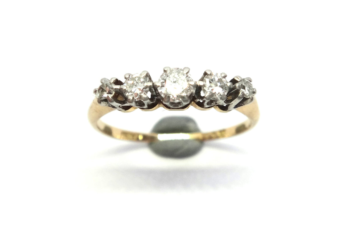 ANTIQUE 18ct Gold & 5 Stone Diamond Ring c.1940