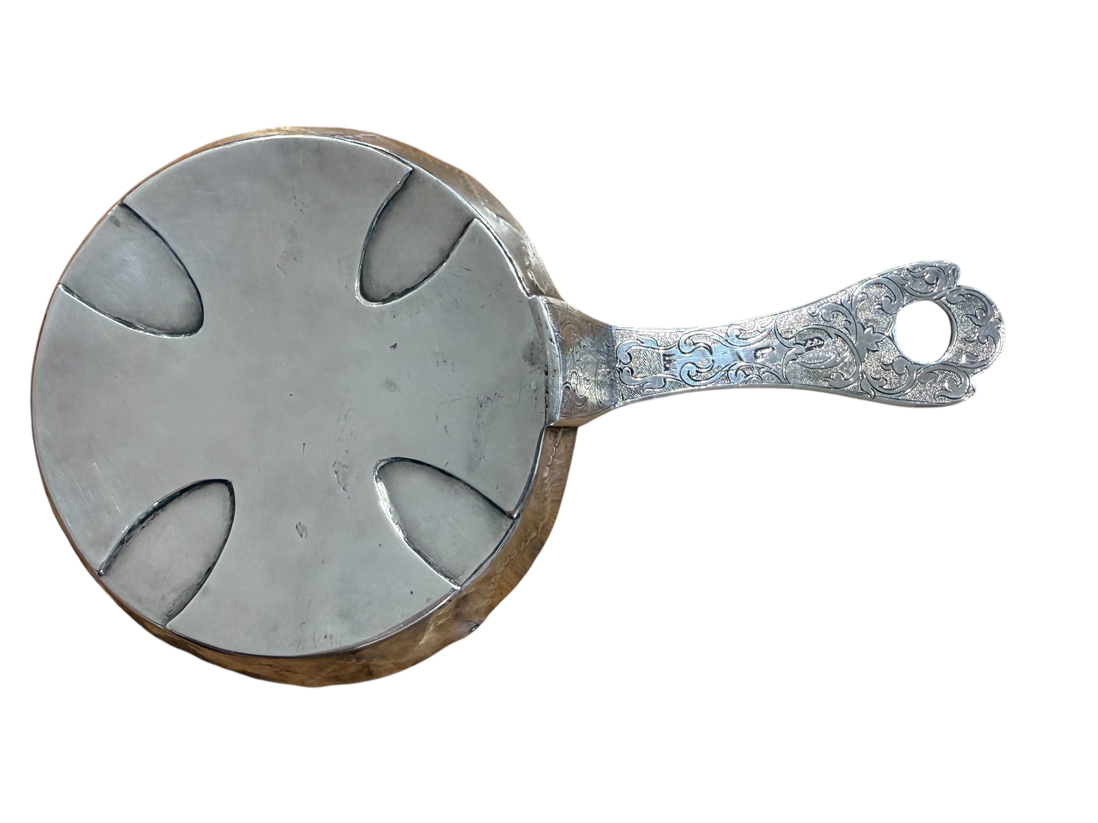 Fine and Rare Britannia Standard Silver Chamberstick. London 1697. Isaac Davenport.
