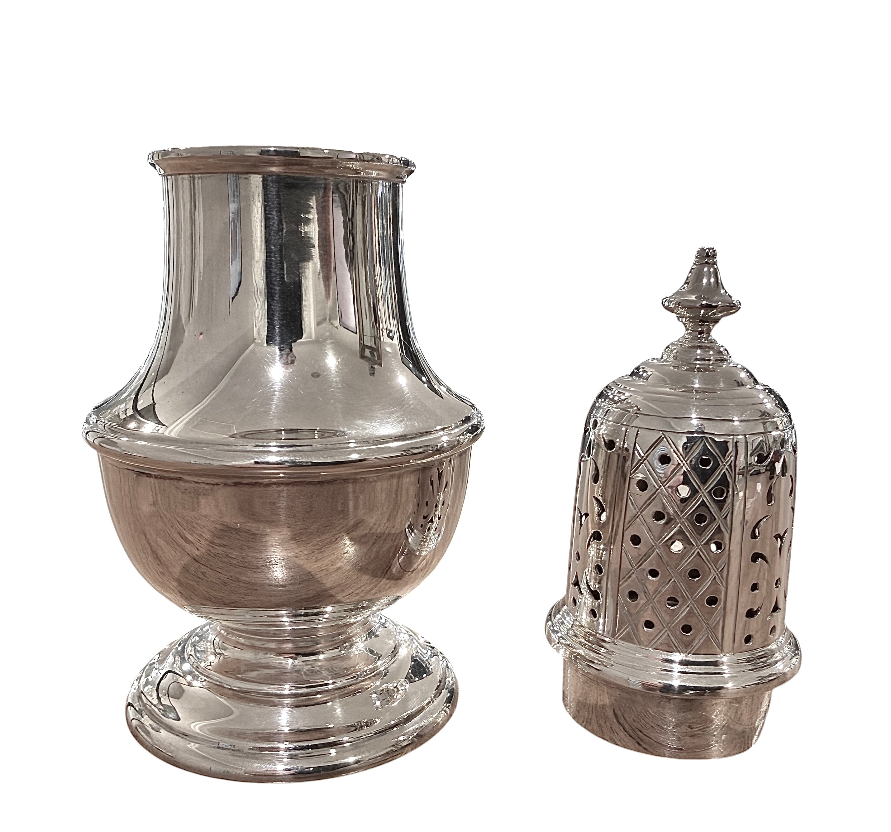 Sterling Silver Muffineer, QE II. London 1964. C.J. Vander.